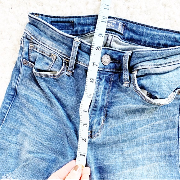 Abercrombie & Fitch Harper Low Rise Ankle Jeans - Picture 8 of 11